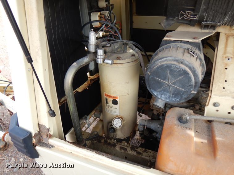 image for item HR9070 1999 Ingersoll Rand P175  air compressor