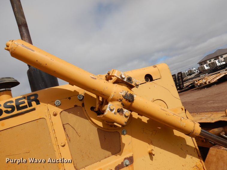 image for item HR9074 1996 Dresser TD-12C  dozer