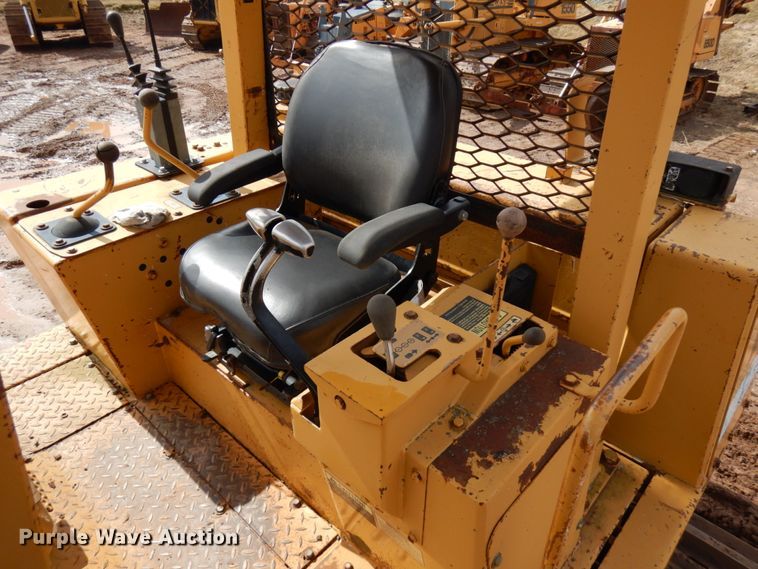 image for item HR9074 1996 Dresser TD-12C  dozer