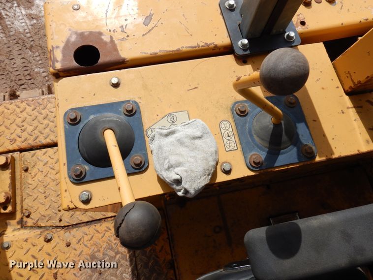 image for item HR9074 1996 Dresser TD-12C  dozer