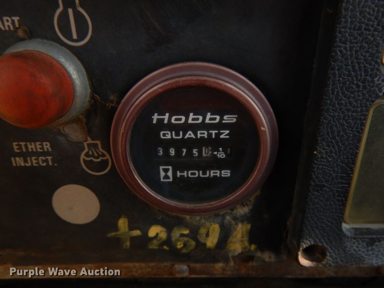 image for item HR9074 1996 Dresser TD-12C  dozer