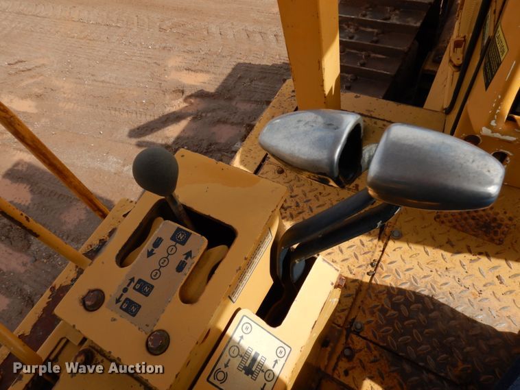 image for item HR9074 1996 Dresser TD-12C  dozer