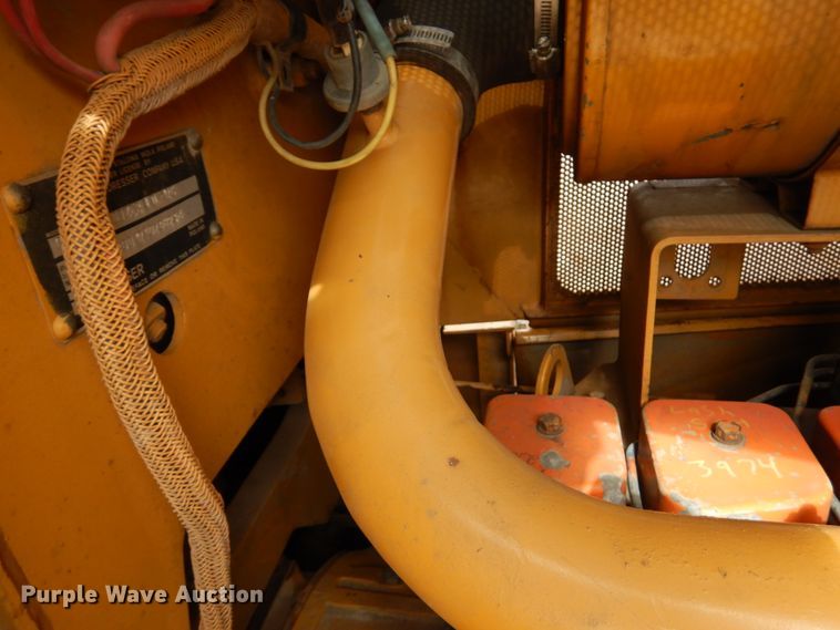 image for item HR9074 1996 Dresser TD-12C  dozer