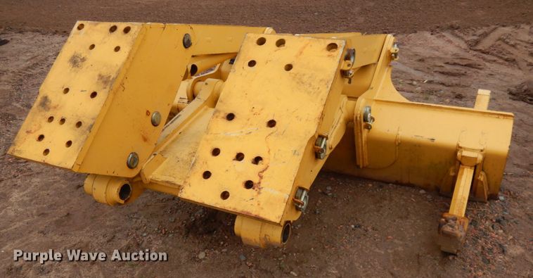 image for item HR9075 John Deere ripper