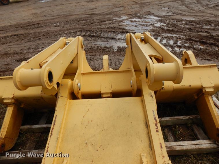 image for item HR9075 John Deere ripper