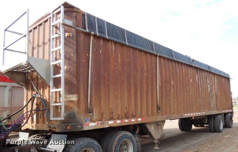 image for item HR9079 1999 Wilkens 45115SCG0T walking floor trailer