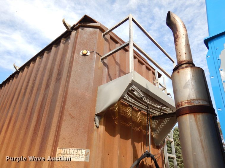 image for item HR9079 1999 Wilkens 45115SCG0T walking floor trailer