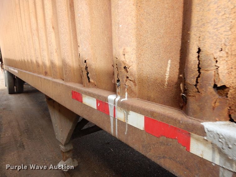 image for item HR9079 1999 Wilkens 45115SCG0T walking floor trailer