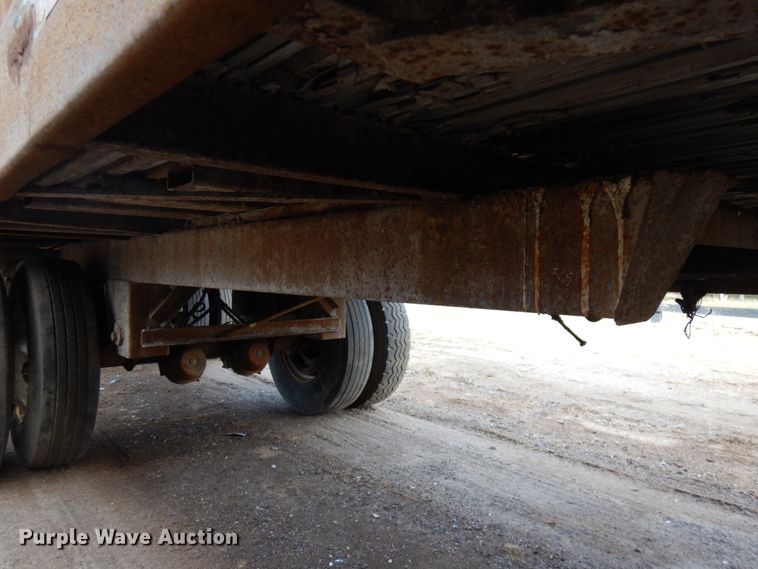 image for item HR9079 1999 Wilkens 45115SCG0T walking floor trailer