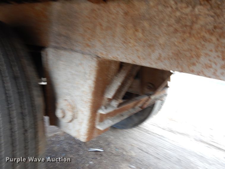 image for item HR9079 1999 Wilkens 45115SCG0T walking floor trailer