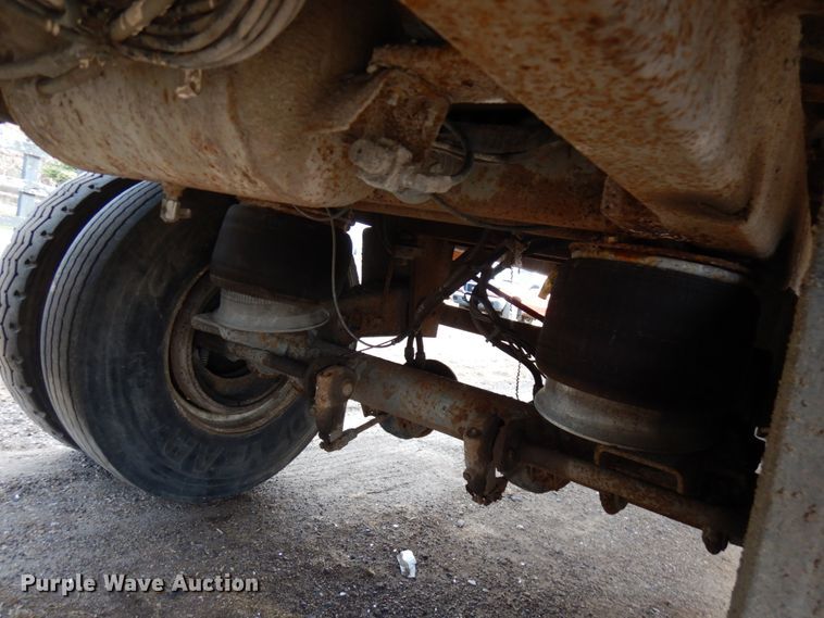 image for item HR9079 1999 Wilkens 45115SCG0T walking floor trailer