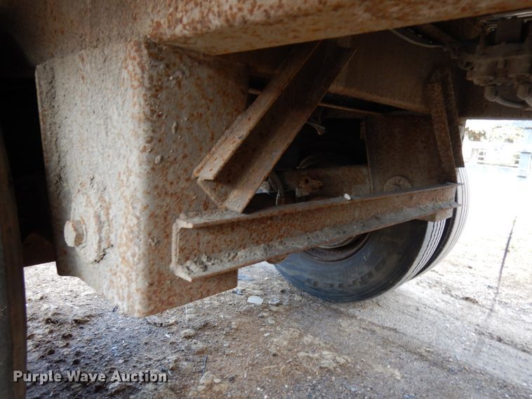 image for item HR9079 1999 Wilkens 45115SCG0T walking floor trailer