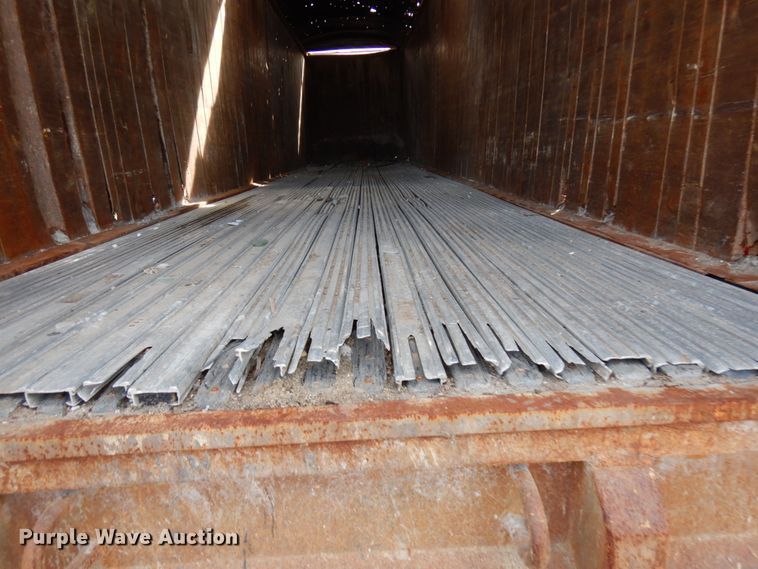 image for item HR9079 1999 Wilkens 45115SCG0T walking floor trailer