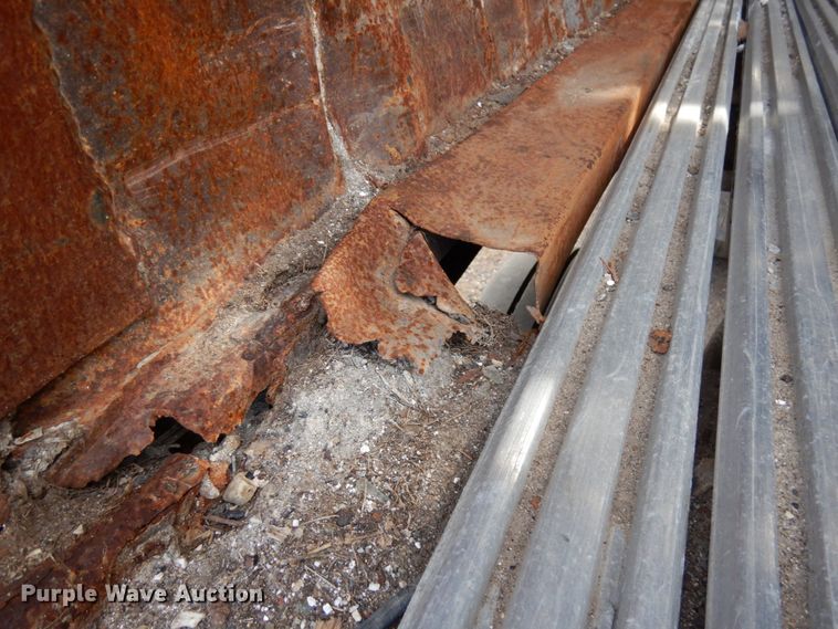 image for item HR9079 1999 Wilkens 45115SCG0T walking floor trailer