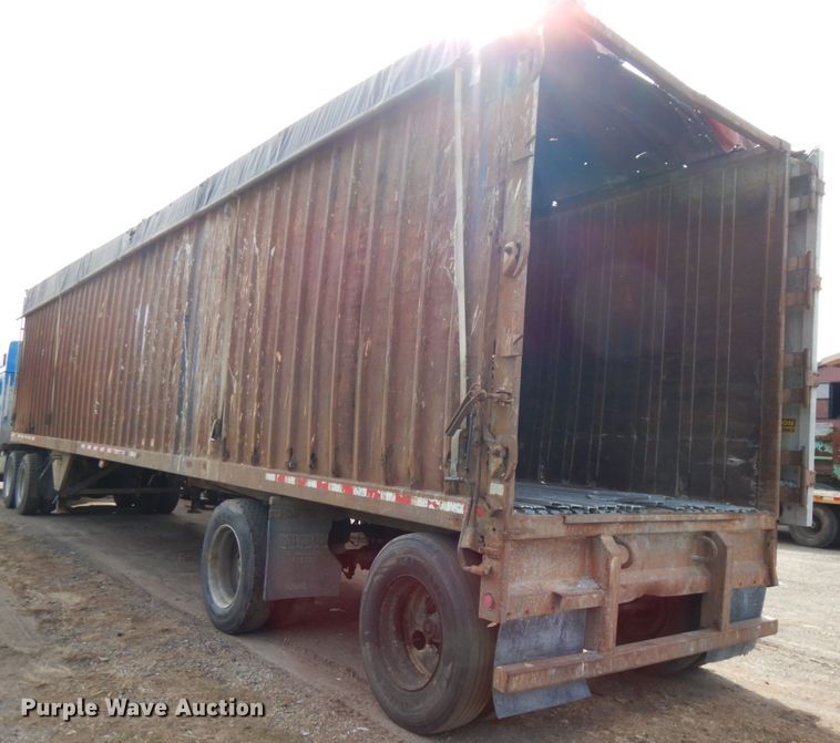 image for item HR9079 1999 Wilkens 45115SCG0T walking floor trailer