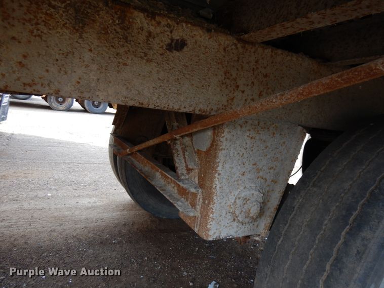 image for item HR9079 1999 Wilkens 45115SCG0T walking floor trailer