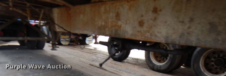 image for item HR9079 1999 Wilkens 45115SCG0T walking floor trailer