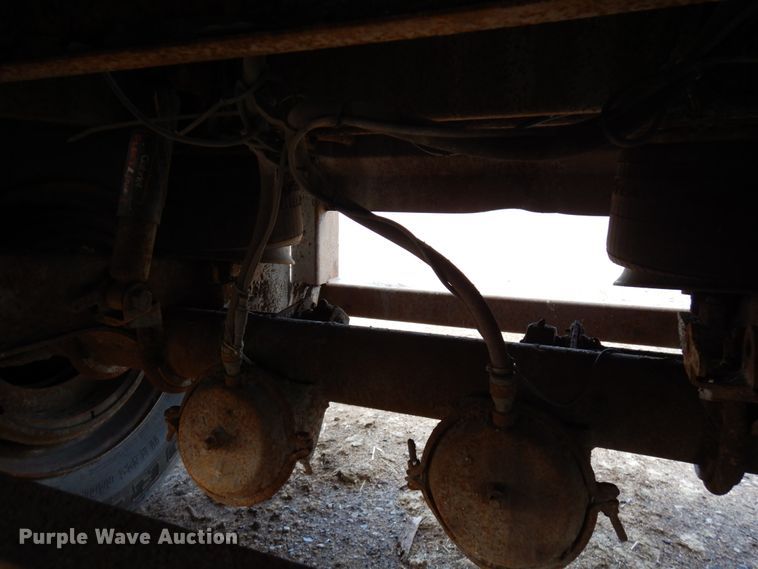 image for item HR9079 1999 Wilkens 45115SCG0T walking floor trailer