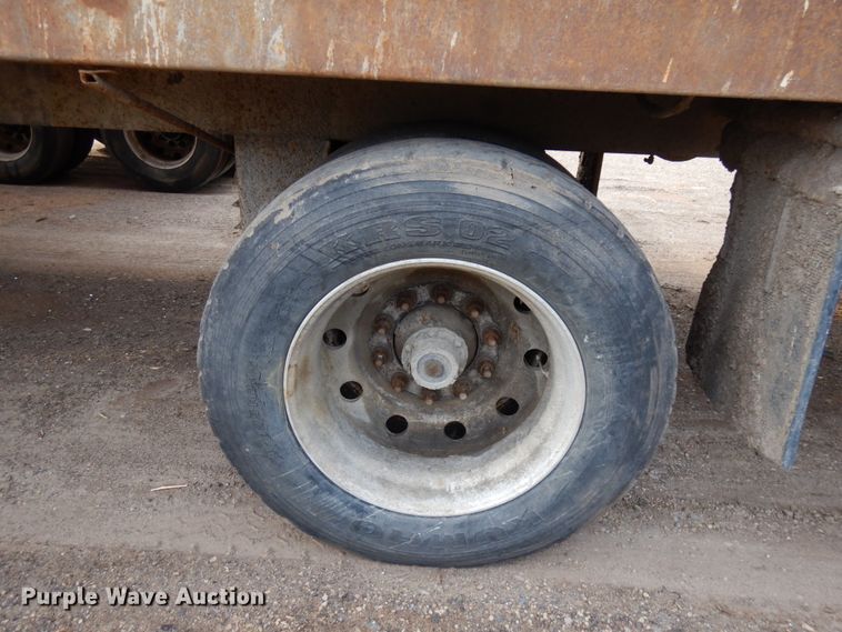 image for item HR9079 1999 Wilkens 45115SCG0T walking floor trailer