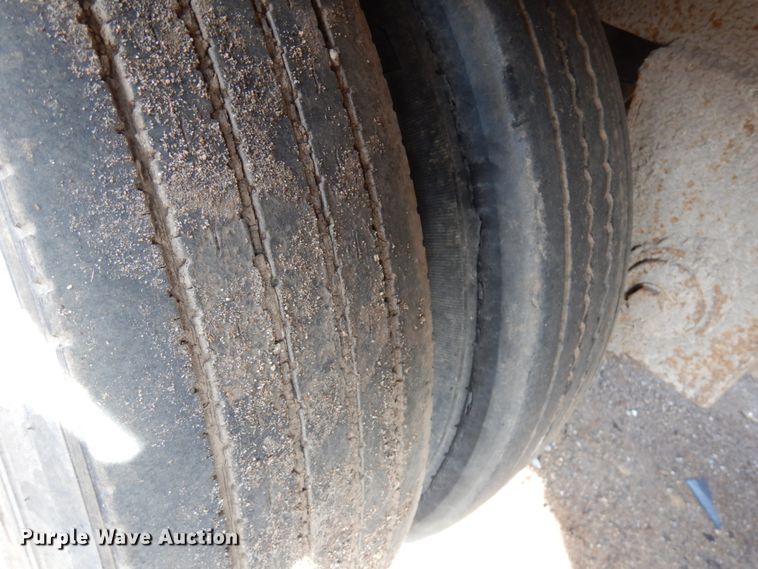 image for item HR9079 1999 Wilkens 45115SCG0T walking floor trailer