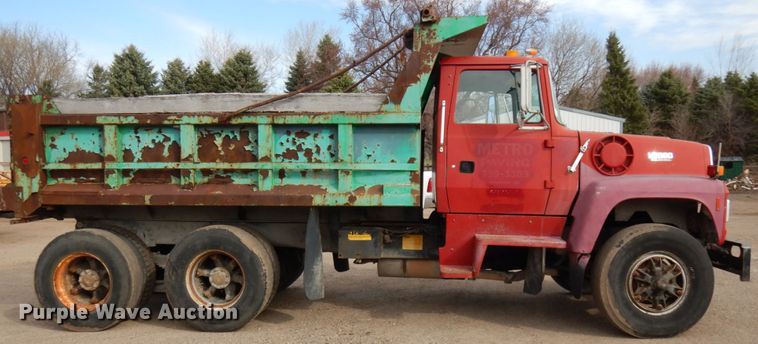 image for item HR9080 1991 Ford L8000  dump truck