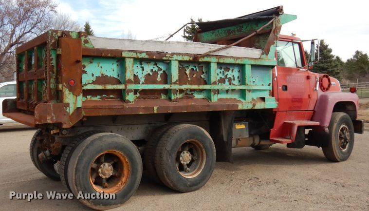 image for item HR9080 1991 Ford L8000  dump truck
