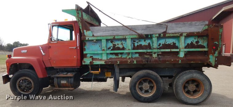 image for item HR9080 1991 Ford L8000  dump truck