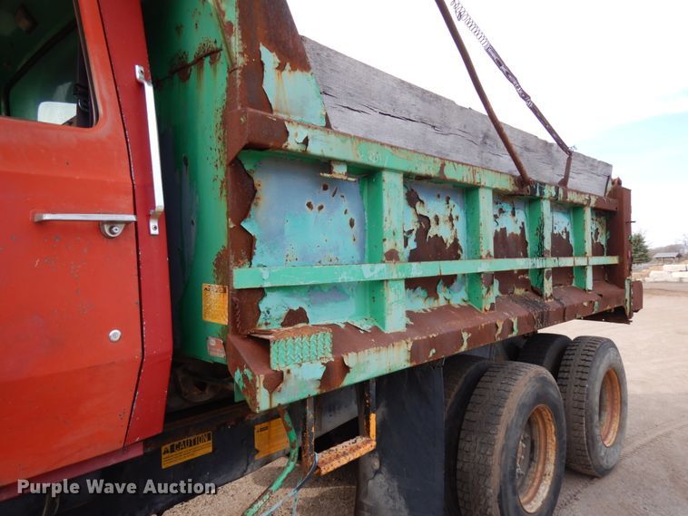 image for item HR9080 1991 Ford L8000  dump truck