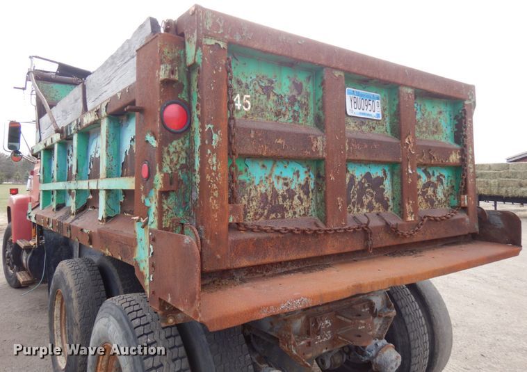 image for item HR9080 1991 Ford L8000  dump truck