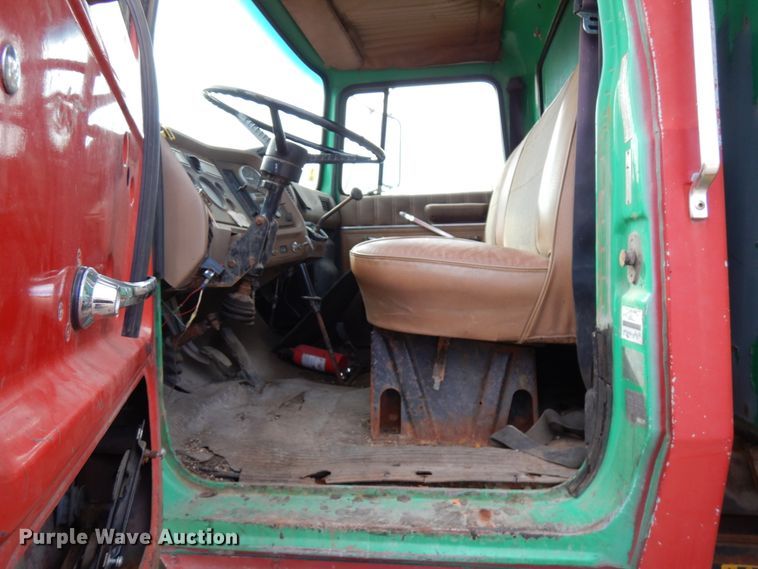 image for item HR9080 1991 Ford L8000  dump truck