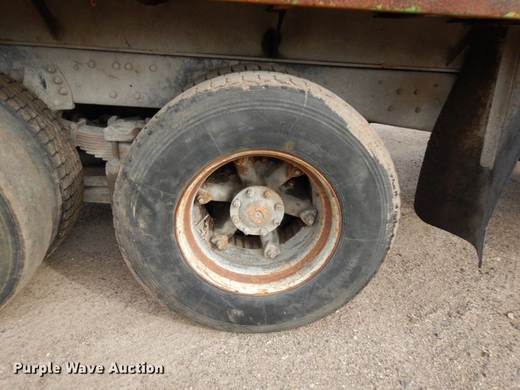 image for item HR9080 1991 Ford L8000  dump truck