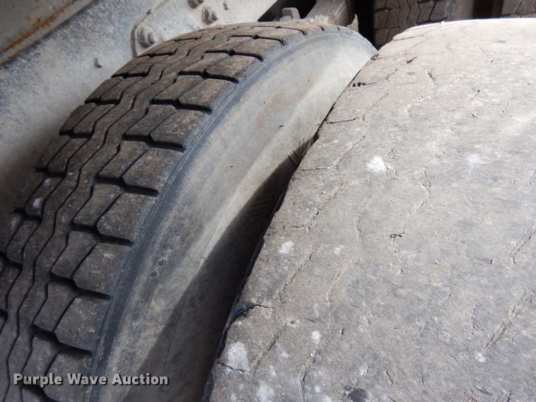 image for item HR9080 1991 Ford L8000  dump truck