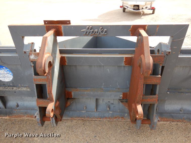 image for item HR9081 Henke gravel pusher