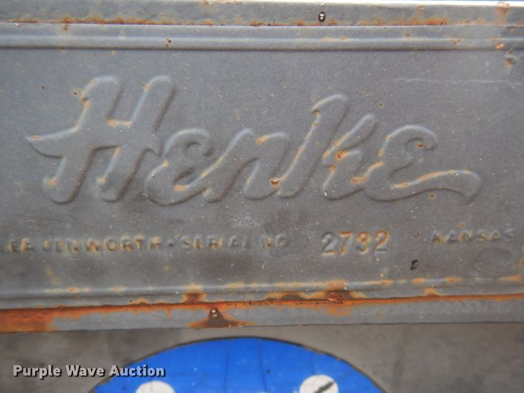 image for item HR9081 Henke gravel pusher