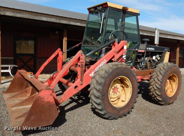 image for item HR9083 Versatile 276  4WD bi-directional tractor