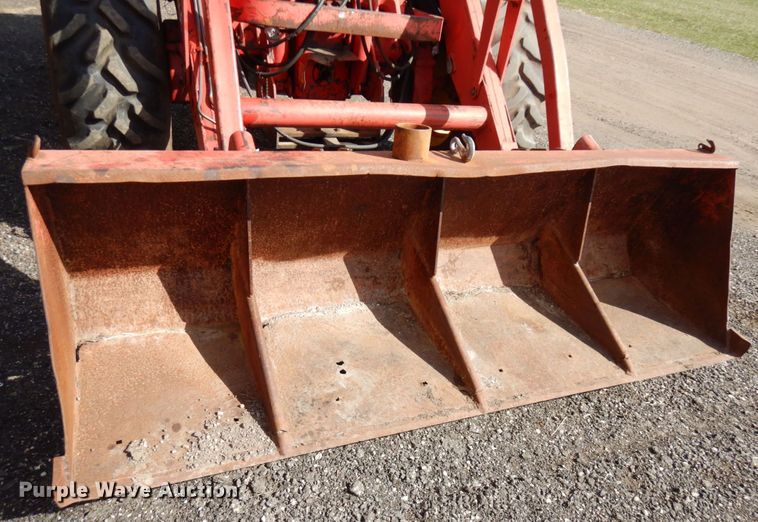 image for item HR9083 Versatile 276  4WD bi-directional tractor