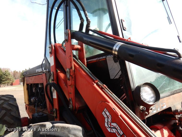 image for item HR9083 Versatile 276  4WD bi-directional tractor