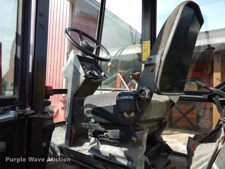 image for item HR9083 Versatile 276  4WD bi-directional tractor