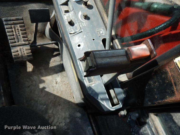 image for item HR9083 Versatile 276  4WD bi-directional tractor