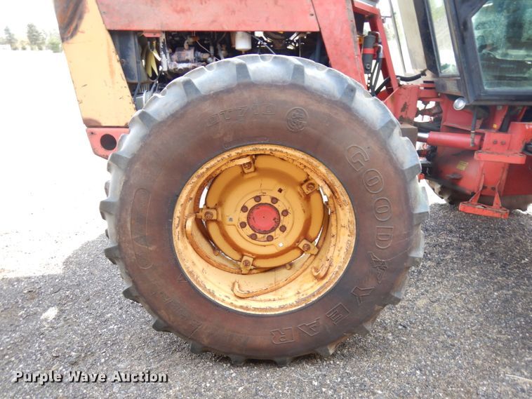 image for item HR9083 Versatile 276  4WD bi-directional tractor