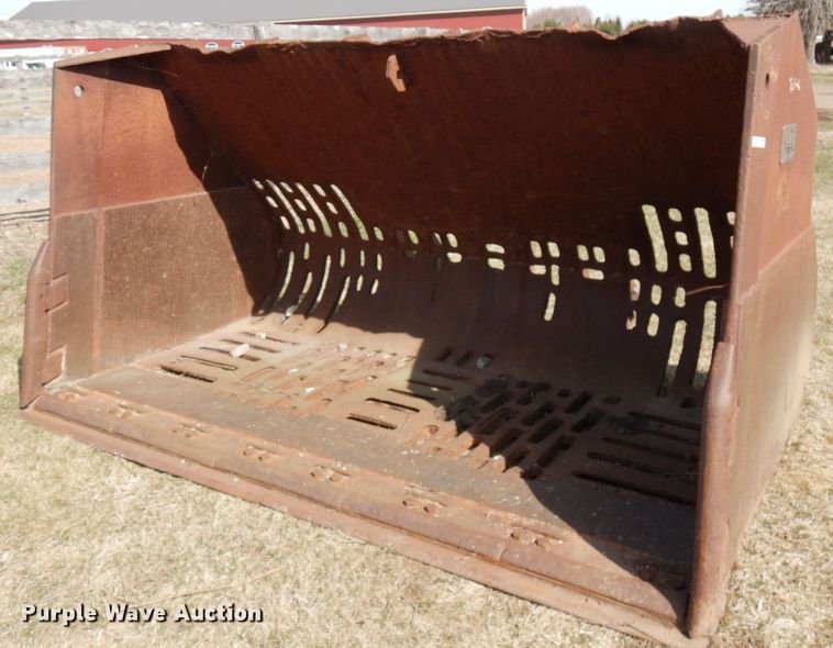 image for item HR9085 Jones 121"W bucket