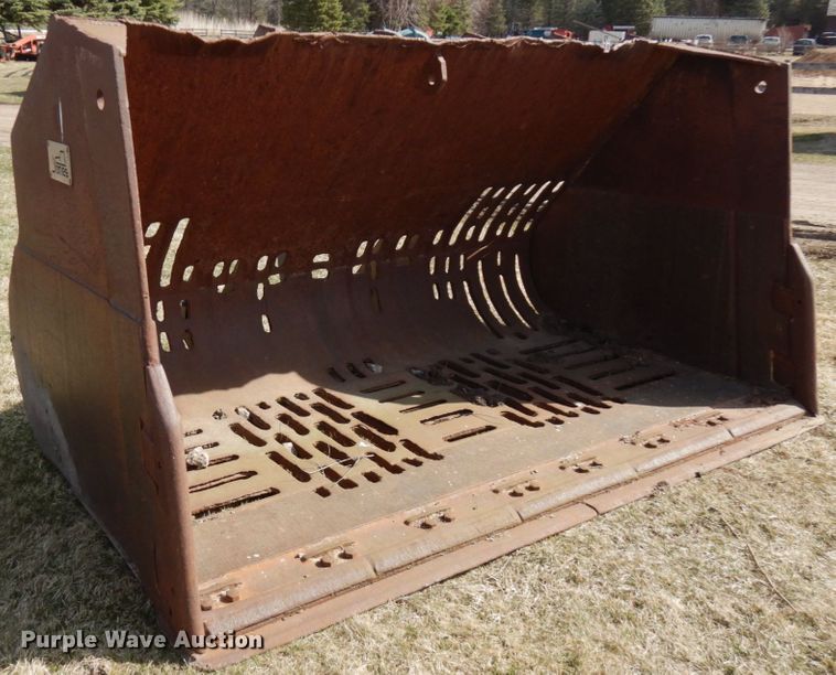 image for item HR9085 Jones 121"W bucket