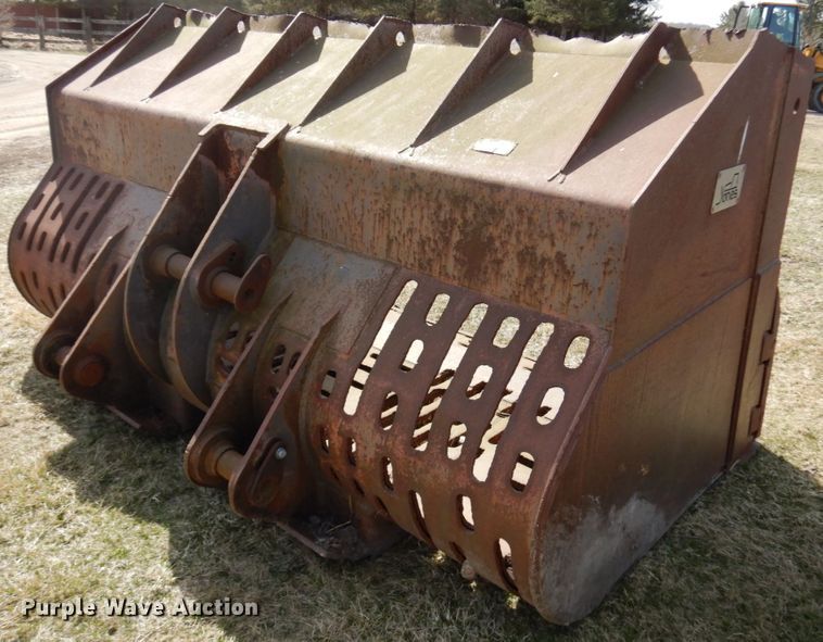 image for item HR9085 Jones 121"W bucket