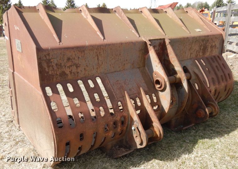 image for item HR9085 Jones 121"W bucket