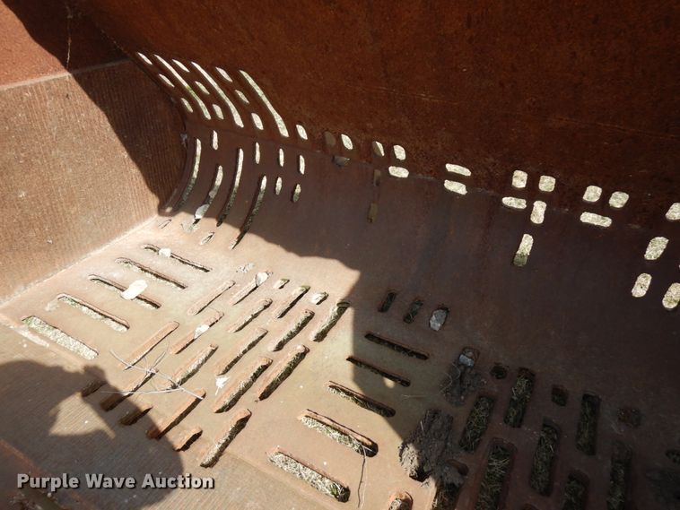 image for item HR9085 Jones 121"W bucket