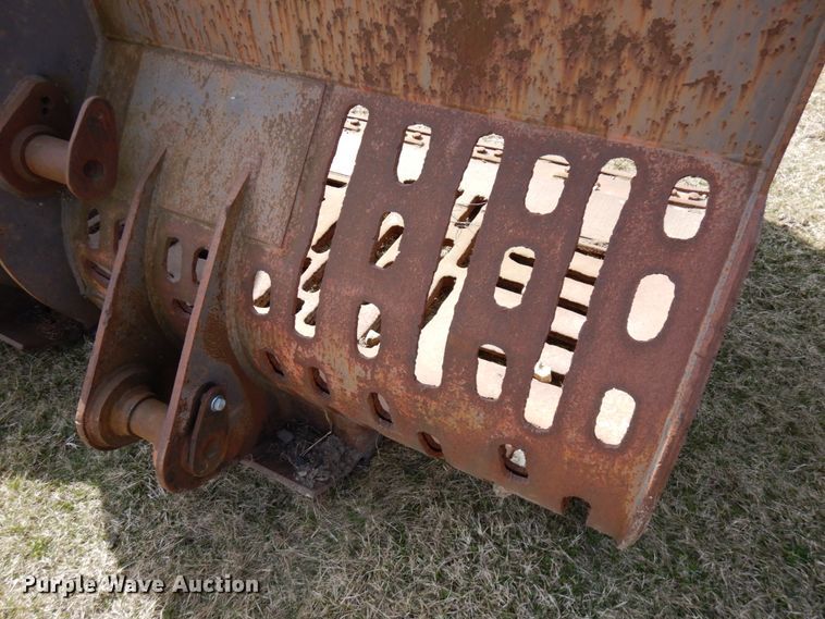 image for item HR9085 Jones 121"W bucket