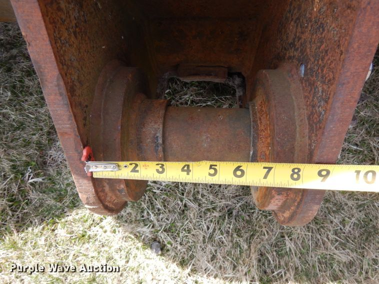 image for item HR9085 Jones 121"W bucket