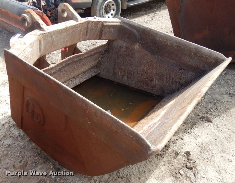 image for item HR9094 EBI 48"W excavator bucket