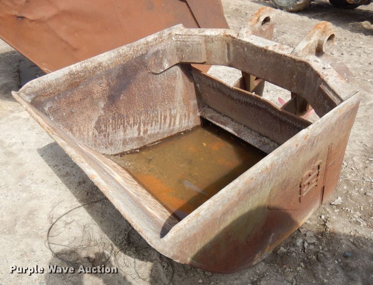 image for item HR9094 EBI 48"W excavator bucket