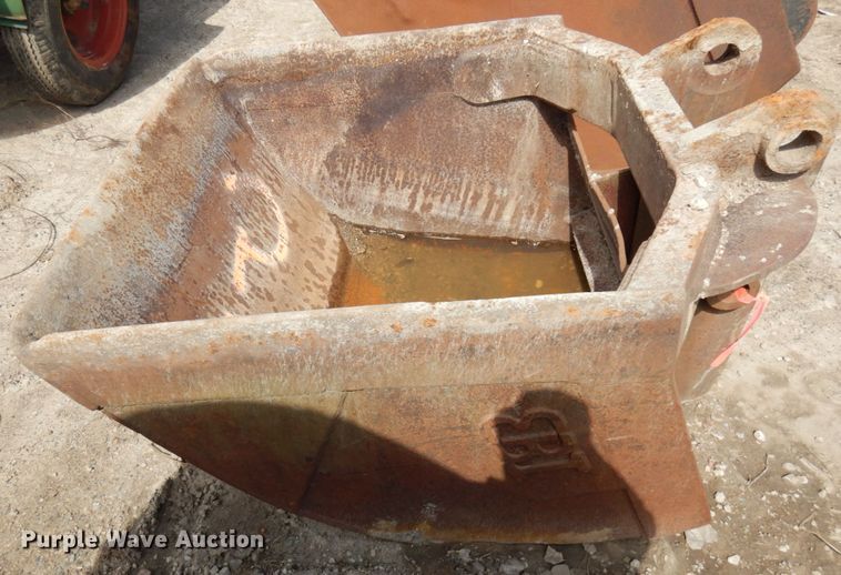 image for item HR9094 EBI 48"W excavator bucket